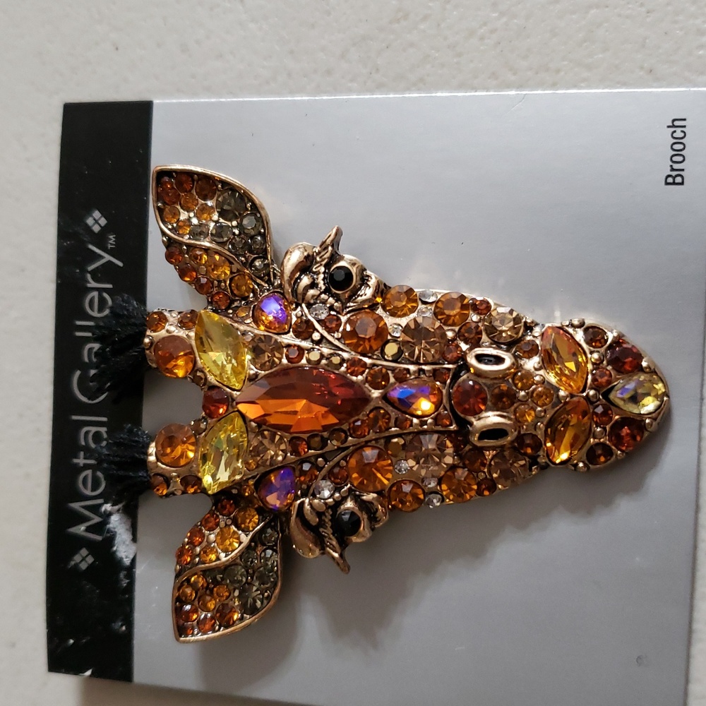 Giraffe 🦒 large pin brooch
